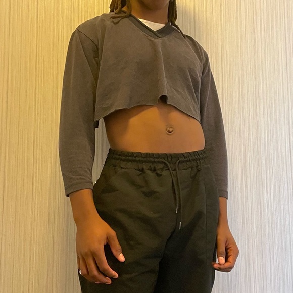 grey crop top longsleeve - Picture 1 of 4
